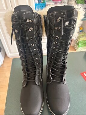 Women's Polar Black Lace-Up Faux-Fur Winter Boots